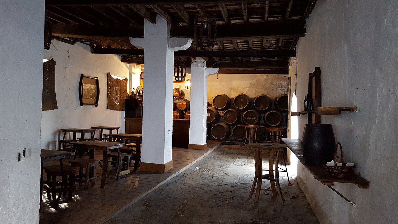 Interior de la bodega Miguel Guerra en Chiclana