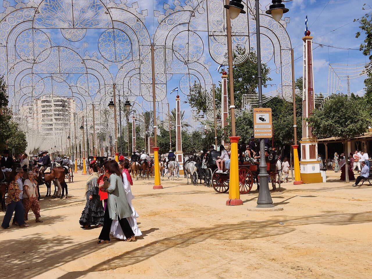 Caballos y carruajes en el real de la Feria del Caballo de Jerez